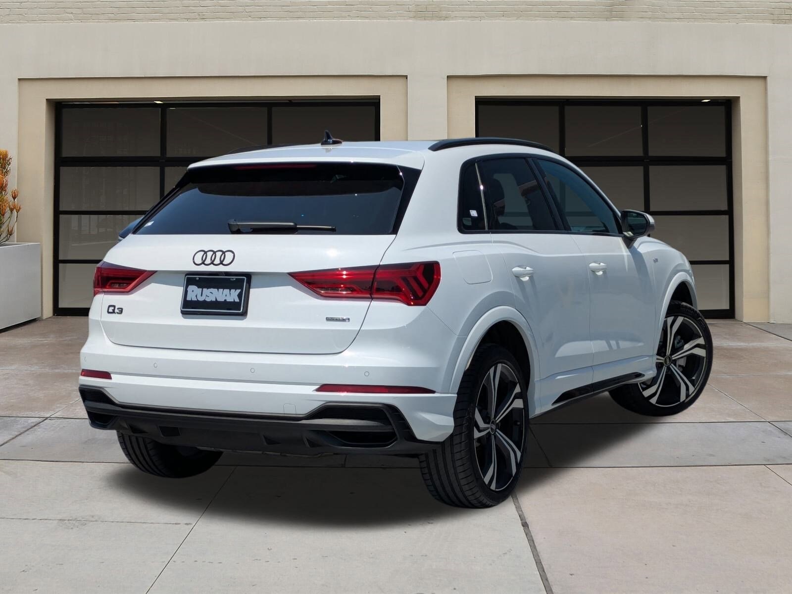2024 Audi Q3 S line Premium Plus photo 4