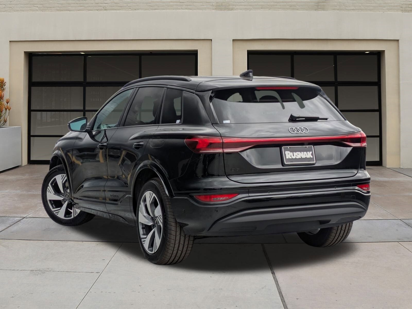 2025 Audi Q6 E-tron Premium Plus photo 3