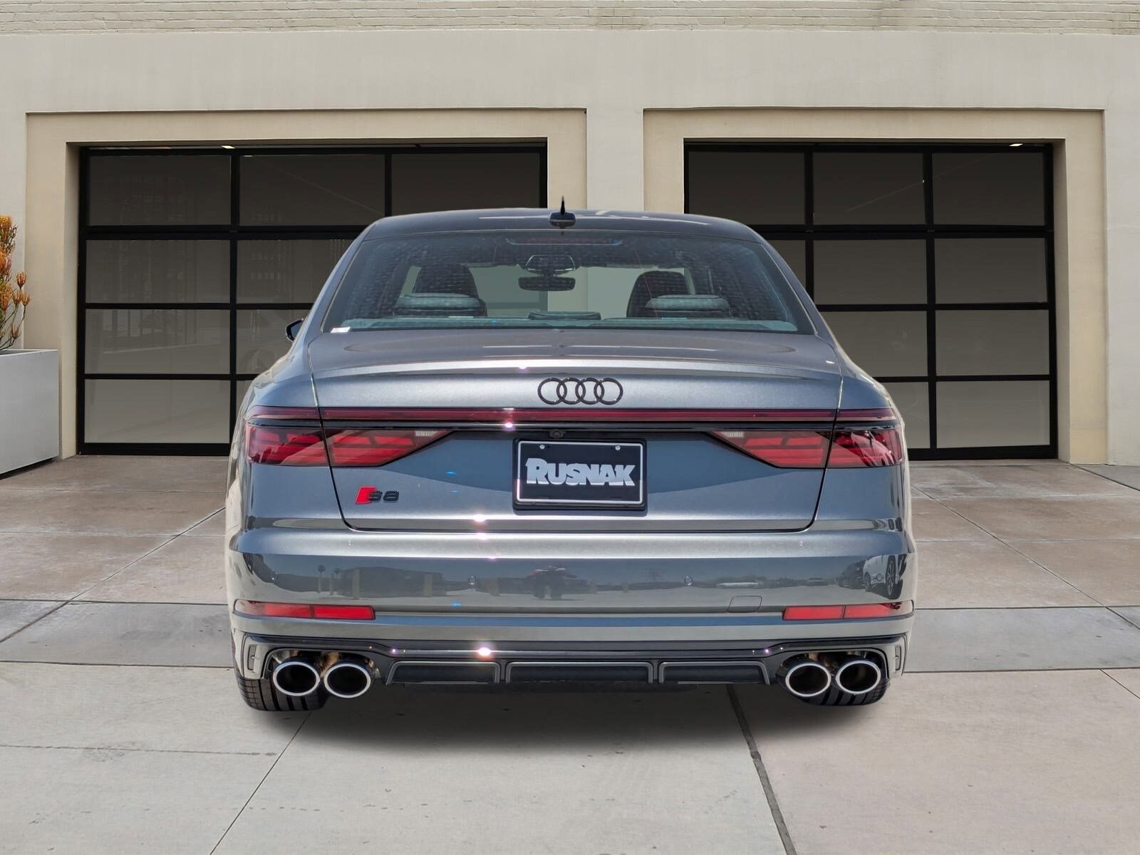 2025 Audi S8 4.0T photo 4