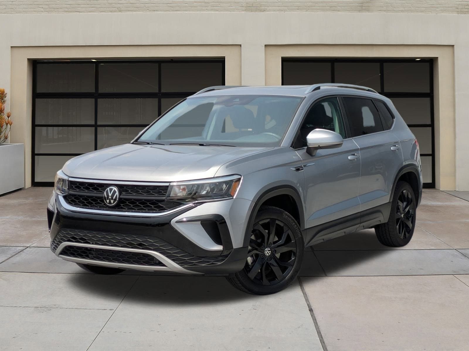 2024 Volkswagen Taos SE photo 3