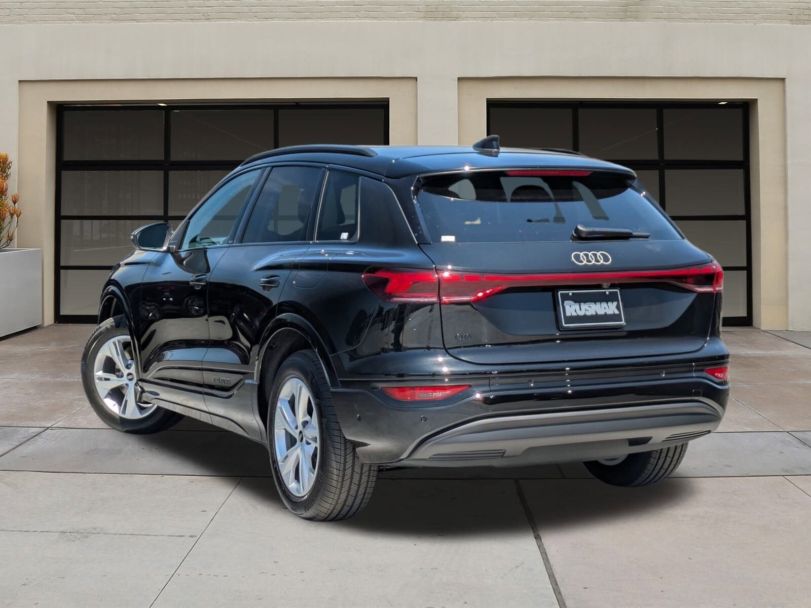 2025 Audi Q6 E-tron Premium Plus photo 3