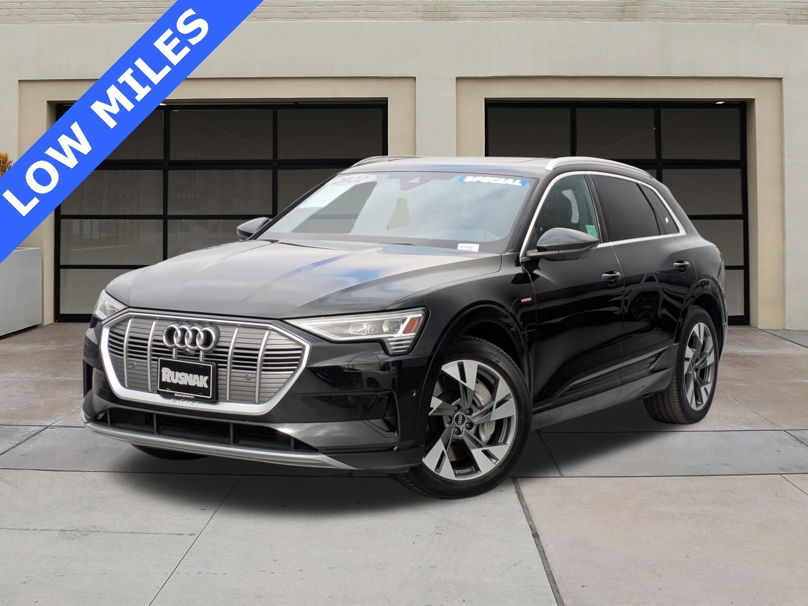 2022 Audi e-tron Premium Plus photo 3