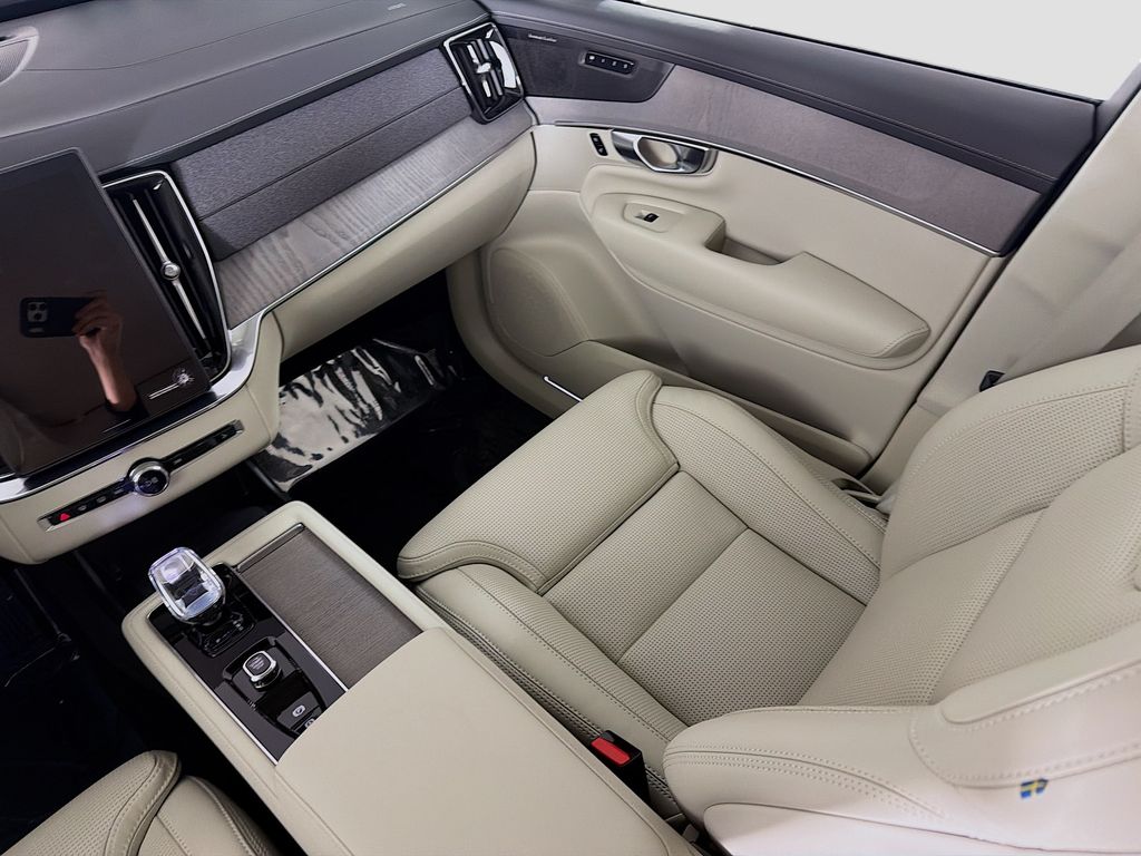 2026 Volvo XC90 Ultra - Photo 25