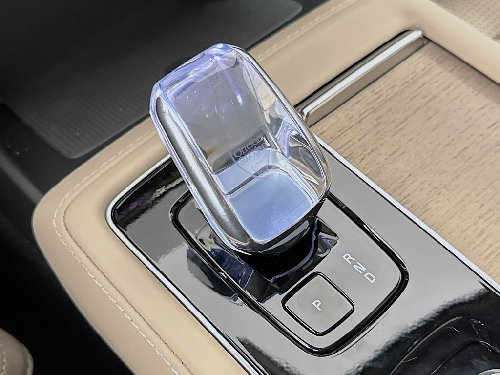 2026 Volvo XC90 Ultra - Photo 16