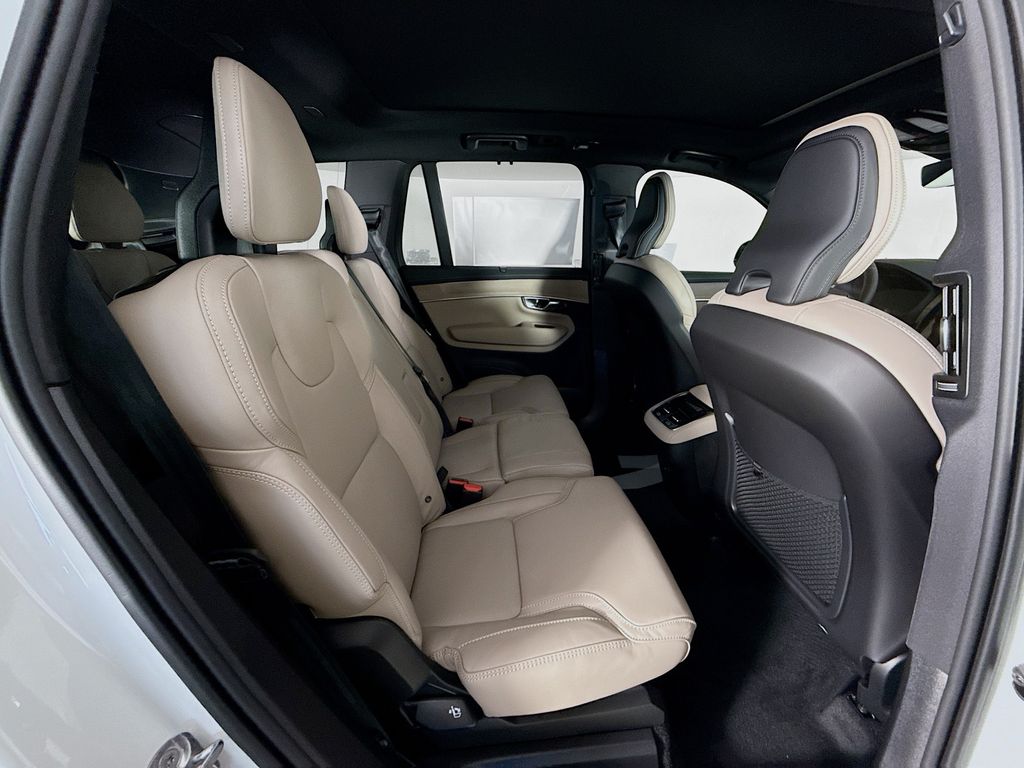 2026 Volvo XC90 Ultra - Photo 29