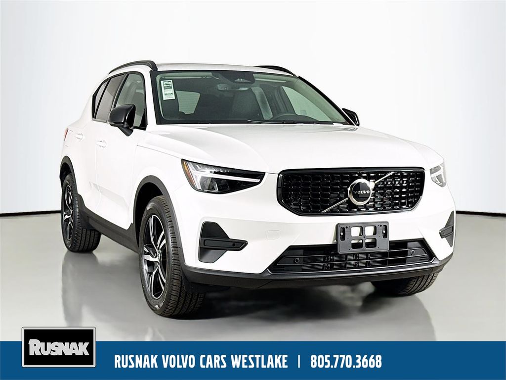 2026 Volvo XC40 B5 Core Dark AWD's photo