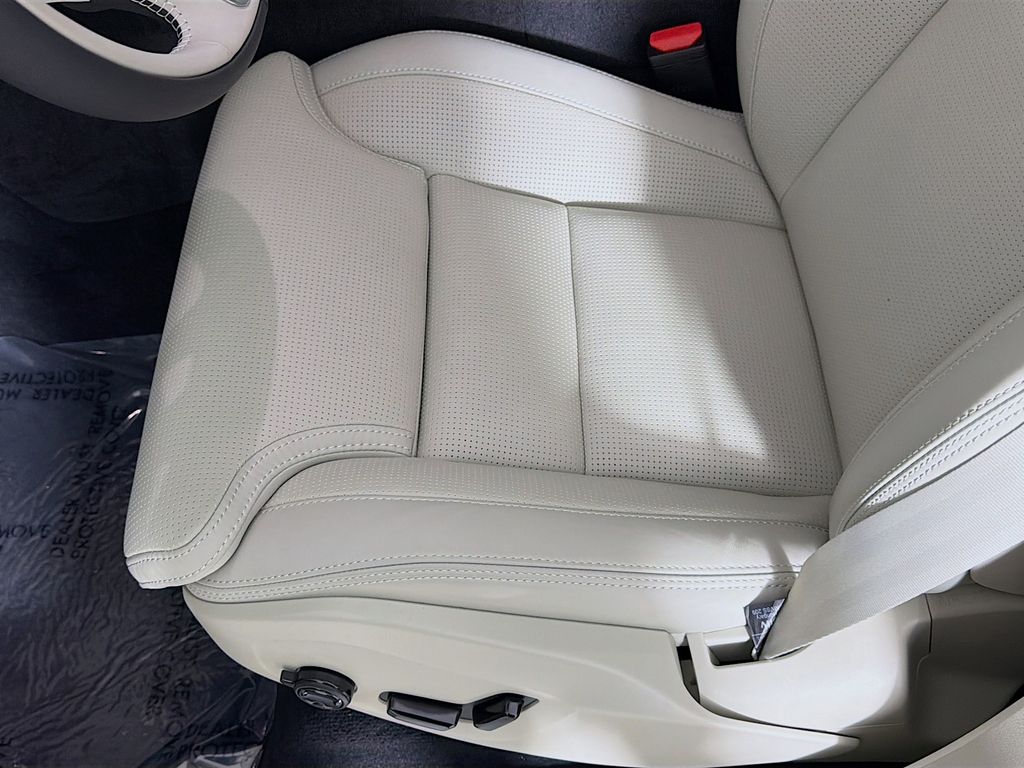 2026 Volvo XC90 Ultra - Photo 20
