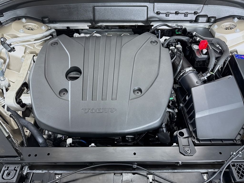 2026 Volvo XC60 Plus - Photo 30