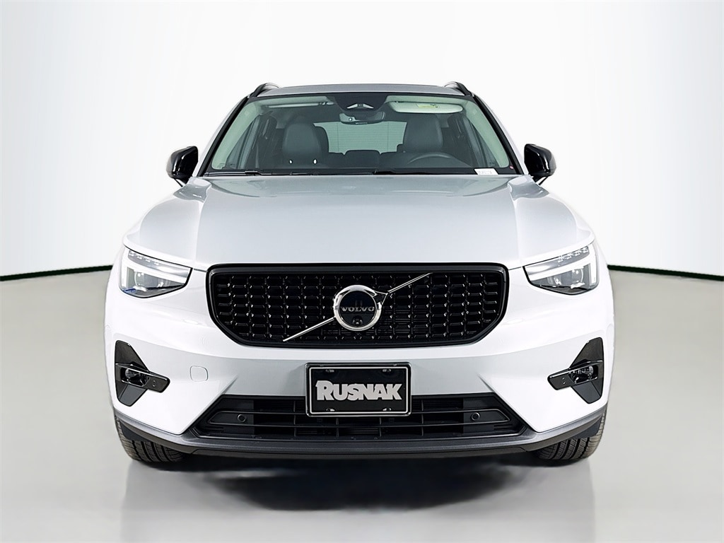 New 2026 Volvo XC40 B5 Plus SUV