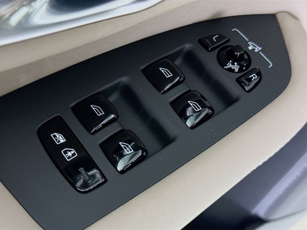 2026 Volvo XC90 Ultra - Photo 17