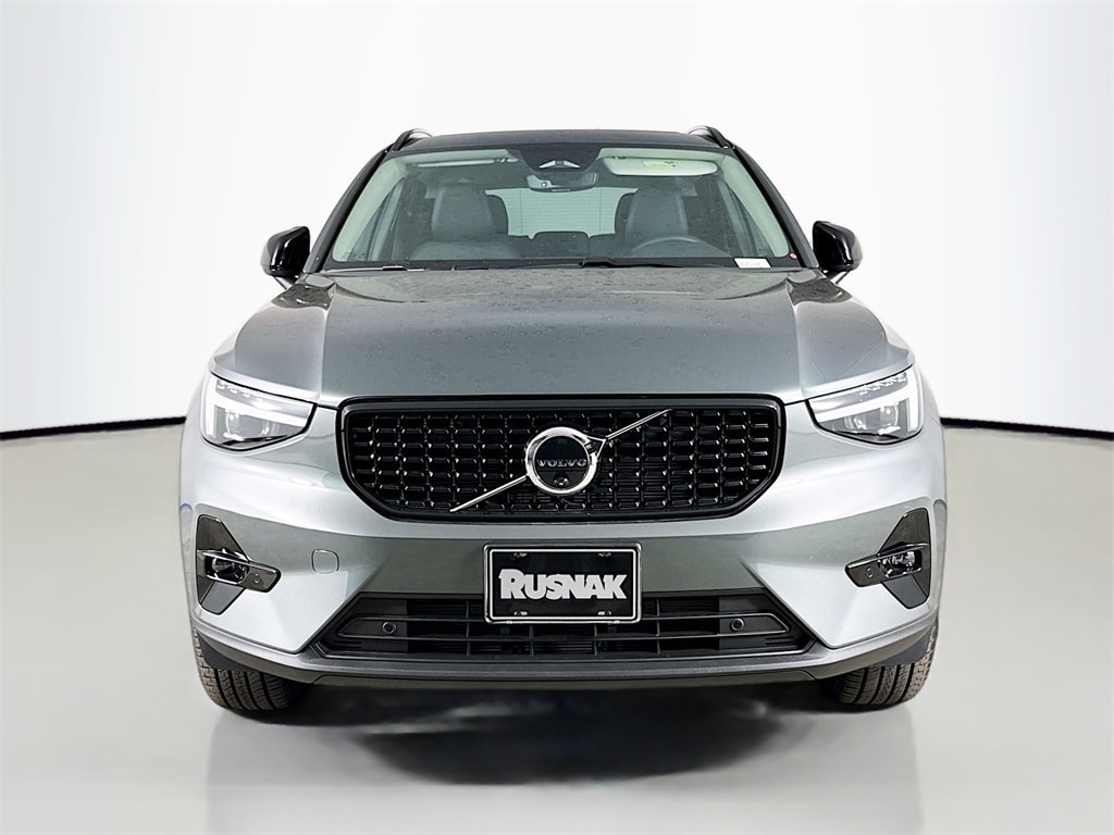 New 2026 Volvo XC40 B5 Ultra SUV