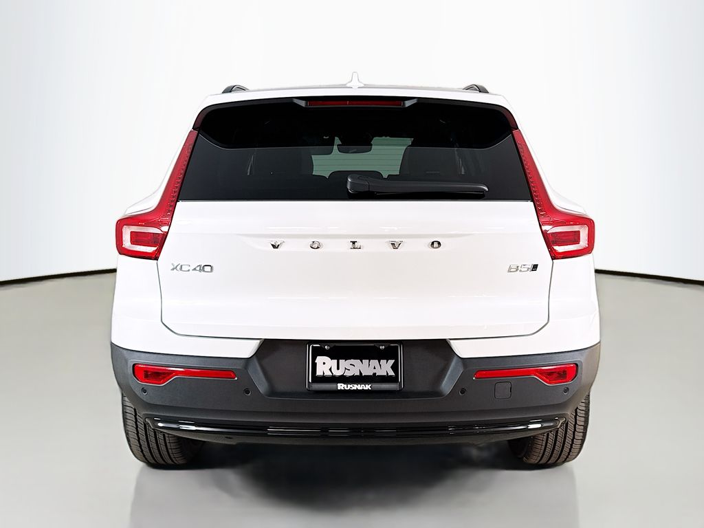 2026 Volvo XC40 Plus - Photo 6