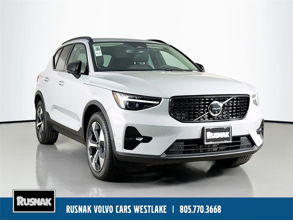 2026 Volvo XC40 B5 Plus Dark AWD's photo