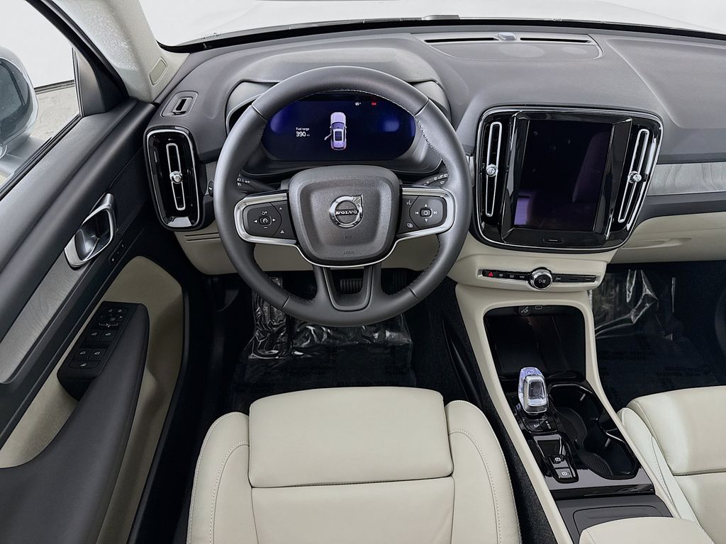 2026 Volvo XC40 Plus - Photo 22