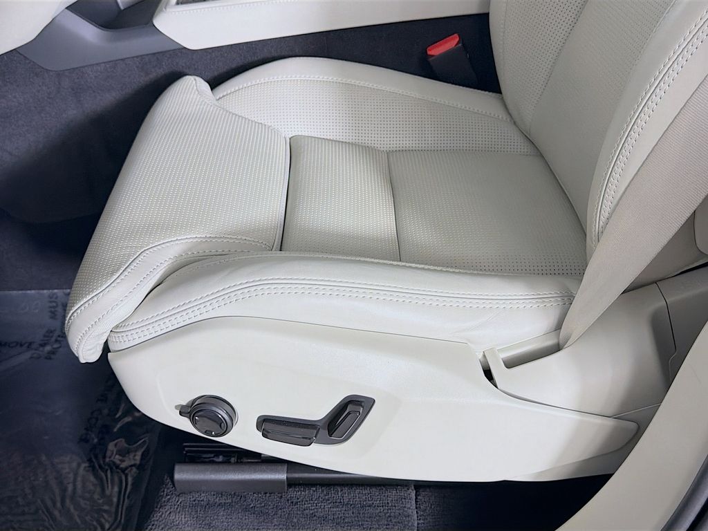 2026 Volvo XC90 Ultra - Photo 20