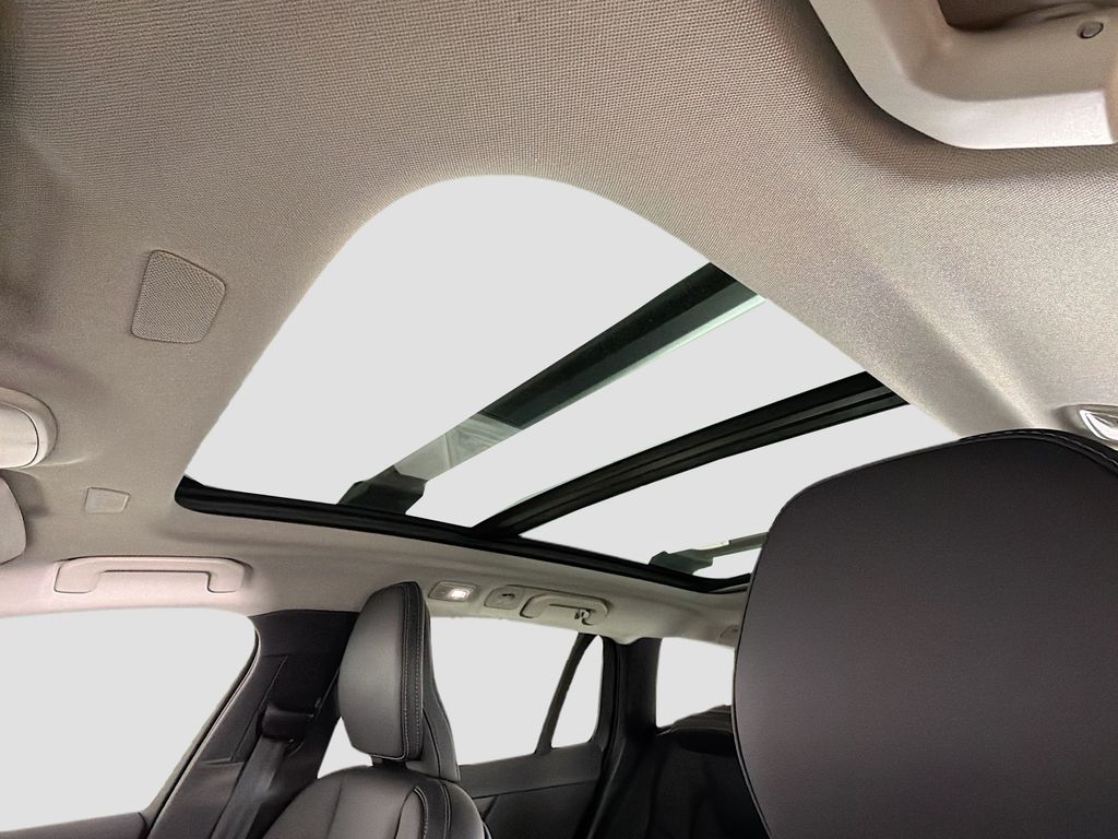 2026 Volvo V60 Cross Country Ultra - Photo 23