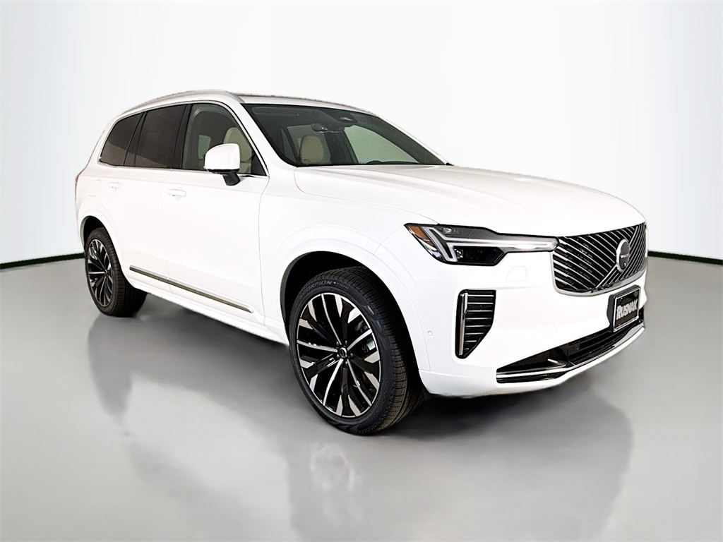 2026 Volvo XC90 Plus's photo