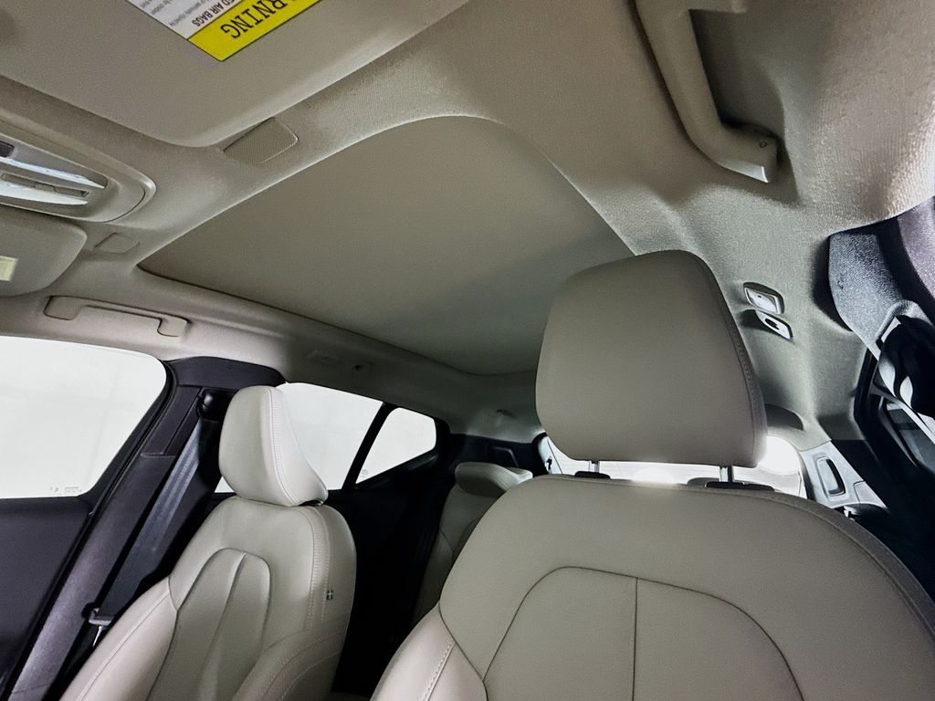 2026 Volvo XC40 Plus - Photo 22