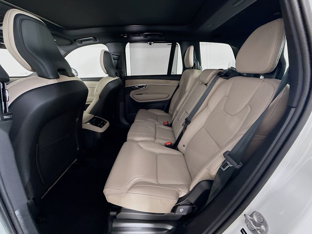2026 Volvo XC90 Ultra - Photo 25