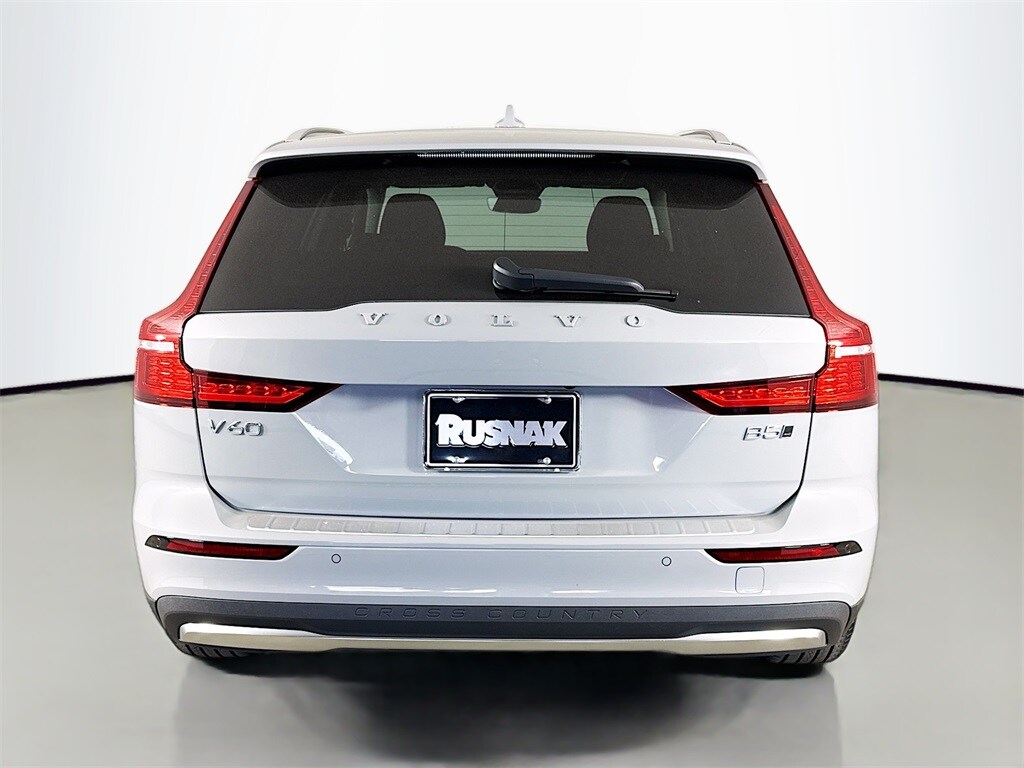 2026 Volvo V60 Cross Country Ultra - Photo 6