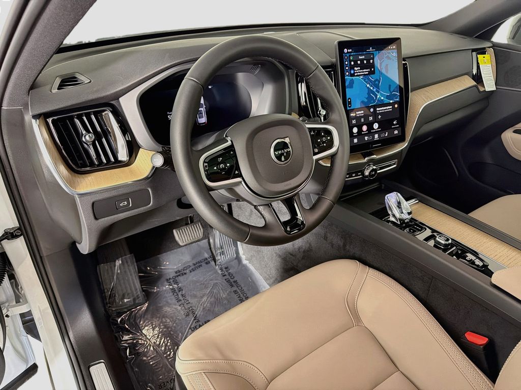 2026 Volvo XC60 Plus - Photo 9