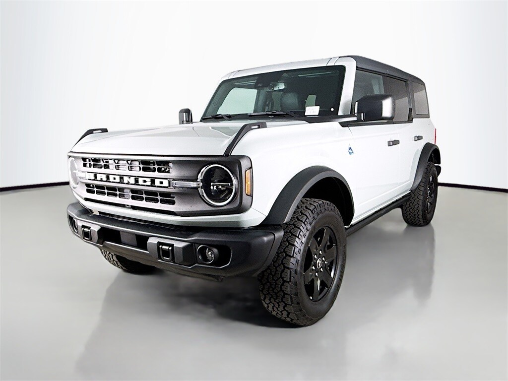 2024 Ford Bronco Black Diamond photo 3