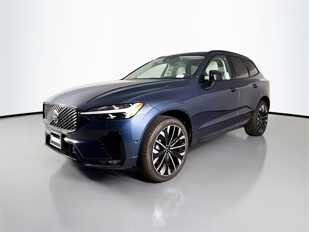 2026 Volvo XC60 B5 photo 3