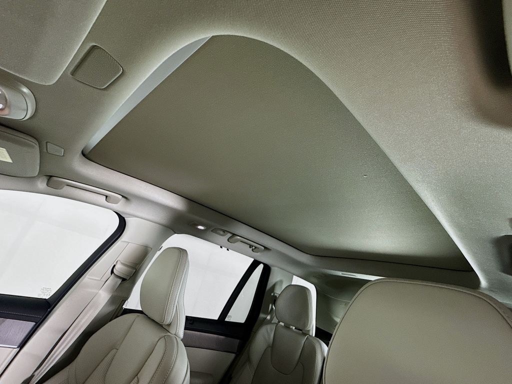 2026 Volvo XC90 Ultra - Photo 23