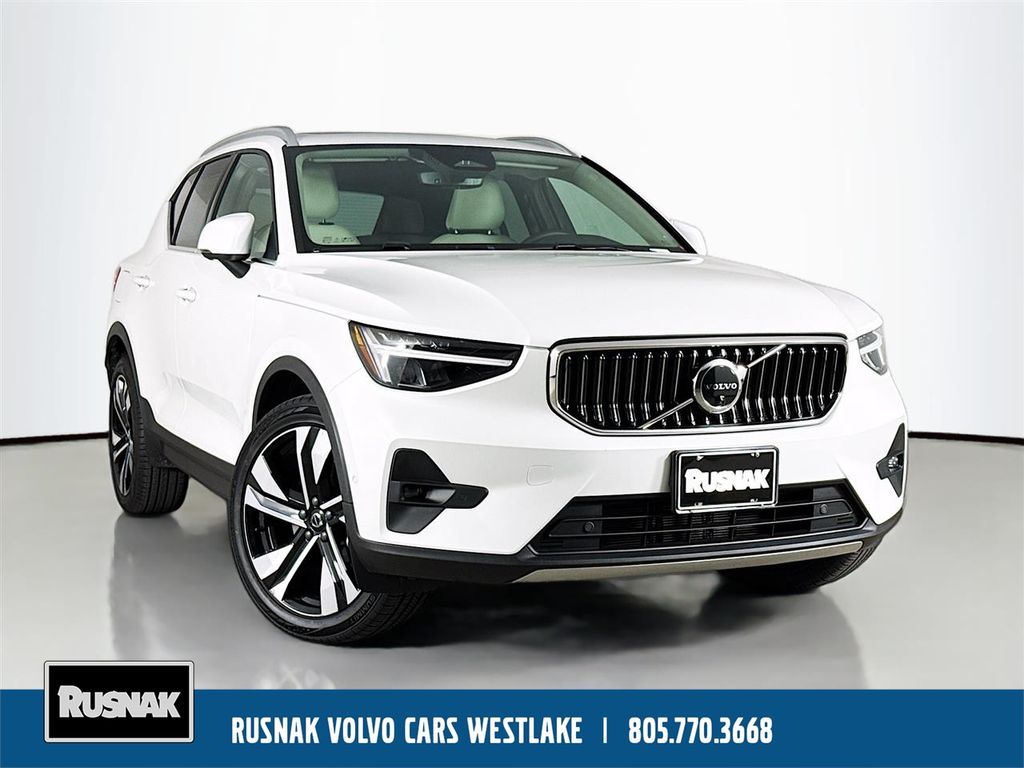 2023 Volvo XC40 B5 Ultimate Bright AWD's photo