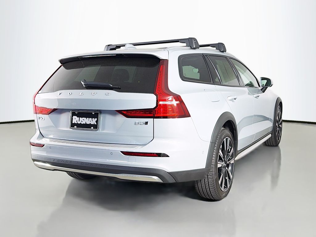 2026 Volvo V60 Cross Country Ultra - Photo 7