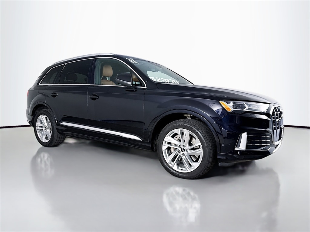 2021 Audi Q7 Premium's photo