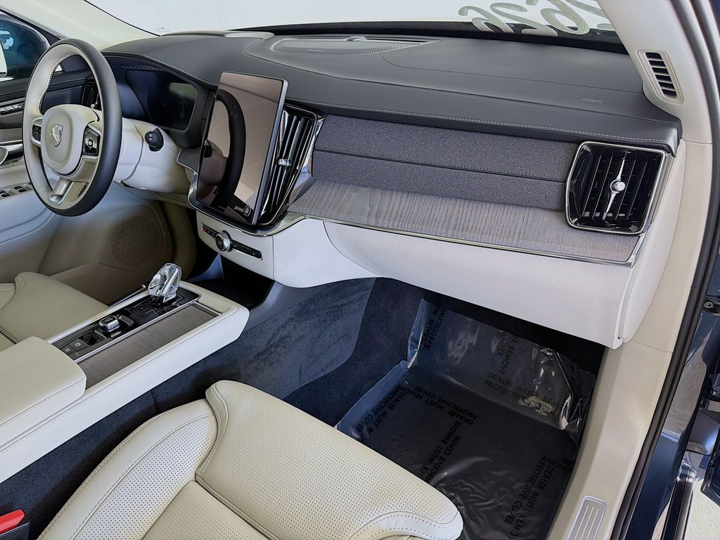 2026 Volvo XC90 Ultra - Photo 32