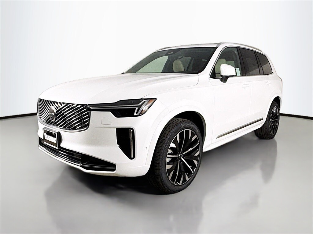 2026 Volvo XC90 Plus photo 3