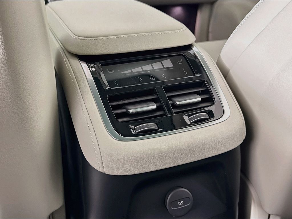 2026 Volvo XC90 Ultra - Photo 27