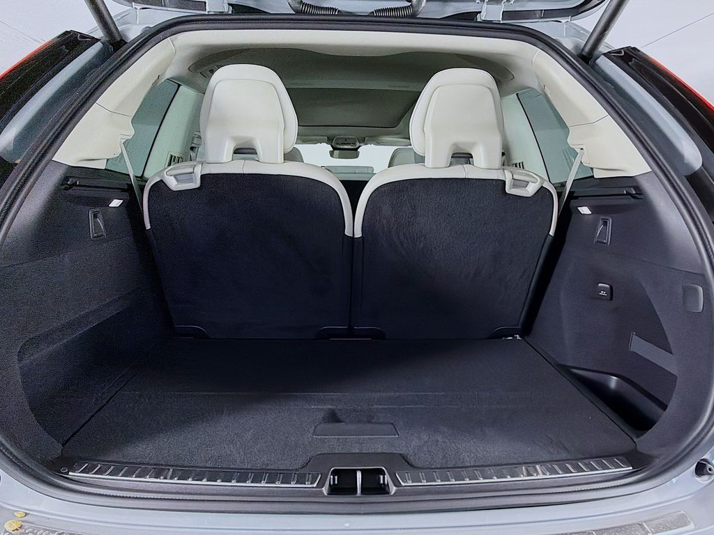 2026 Volvo XC90 Ultra - Photo 28