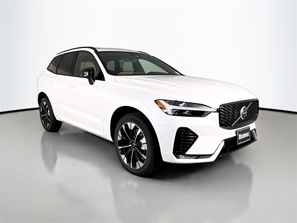 2026 Volvo XC60 Plus's photo