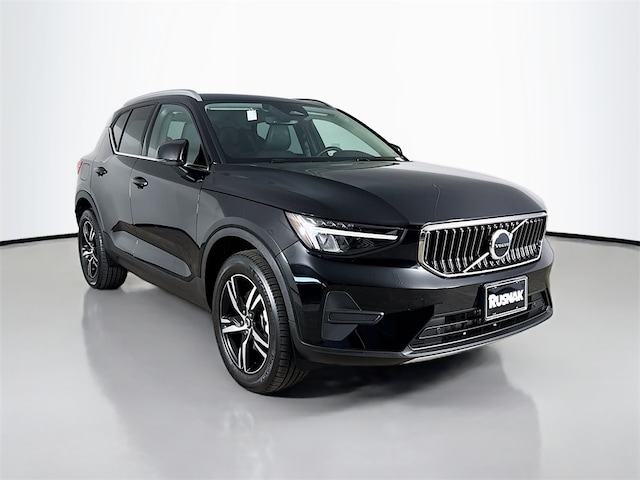 2025 Volvo XC40 B5 Core SUV