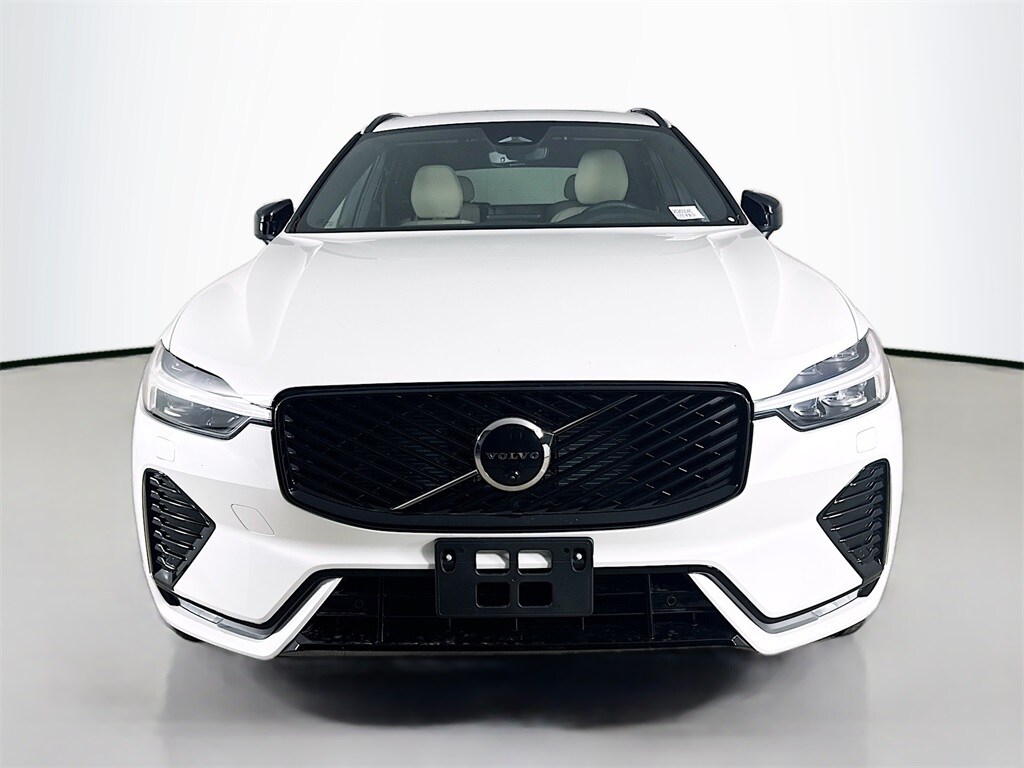 2026 Volvo XC60 B5 Plus photo 2