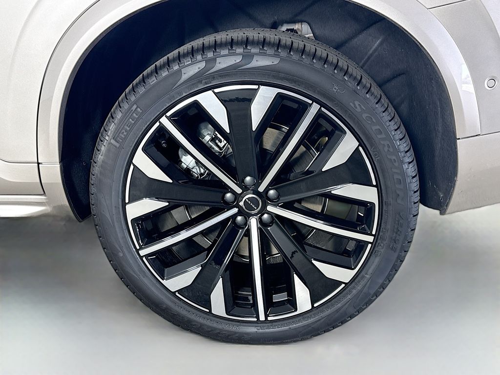 2026 Volvo XC90 Plus - Photo 34