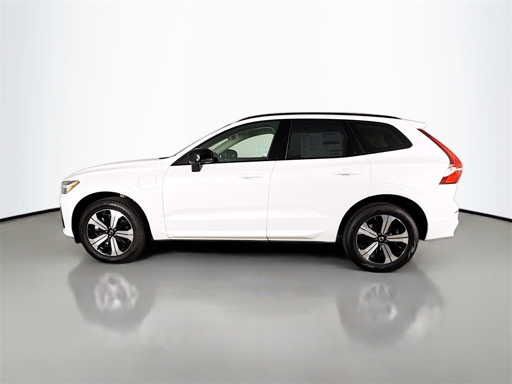 2025 Volvo XC60 Hybrid T8 Plus photo 4