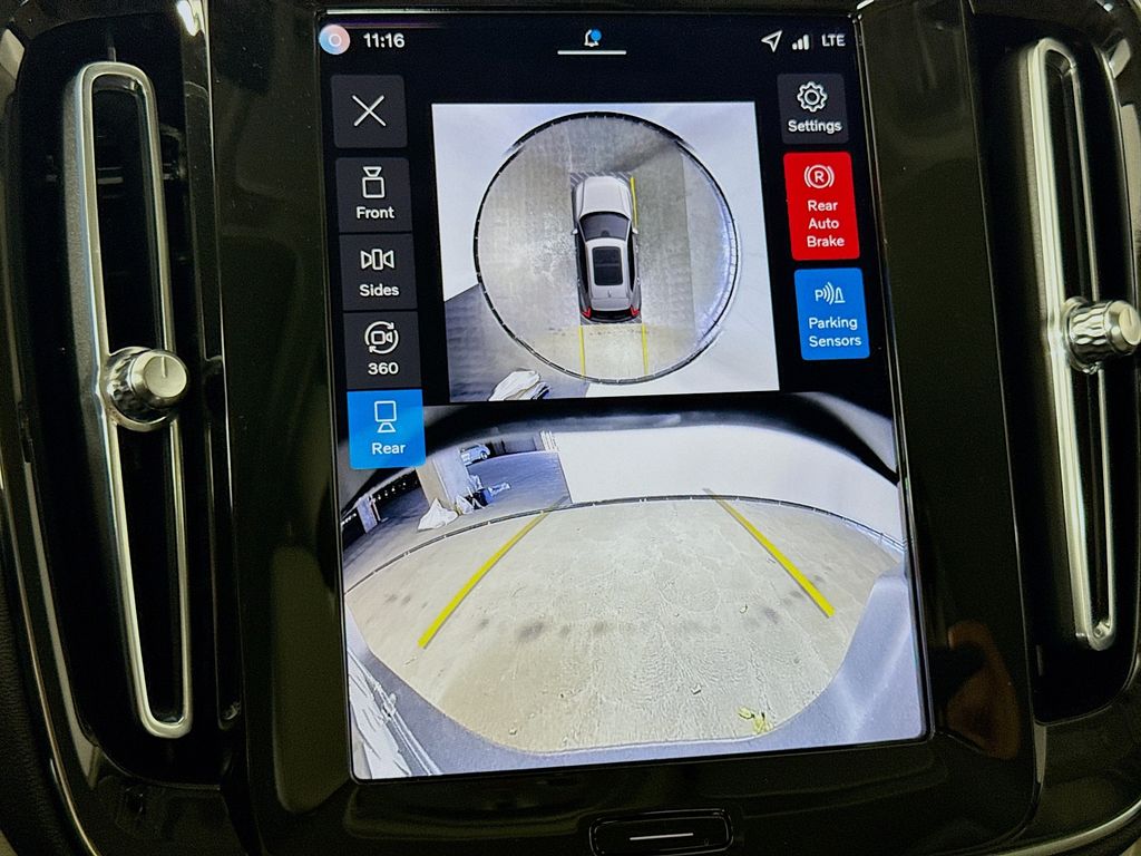 2026 Volvo XC40 Plus - Photo 14