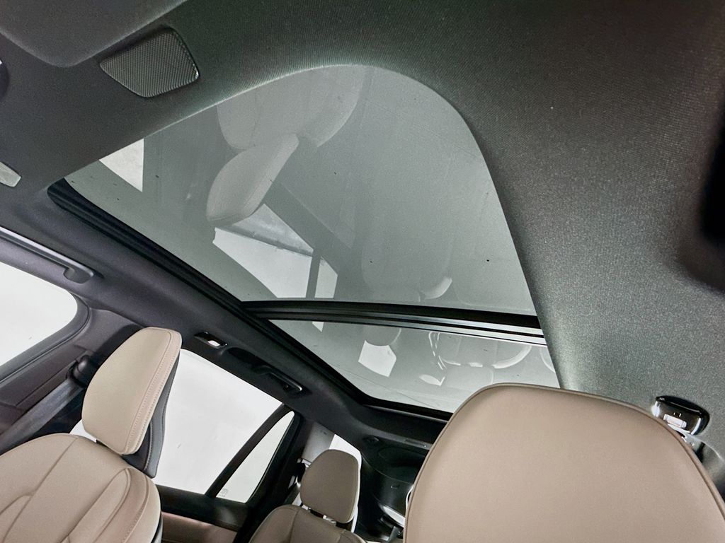 2026 Volvo XC90 Plus - Photo 23