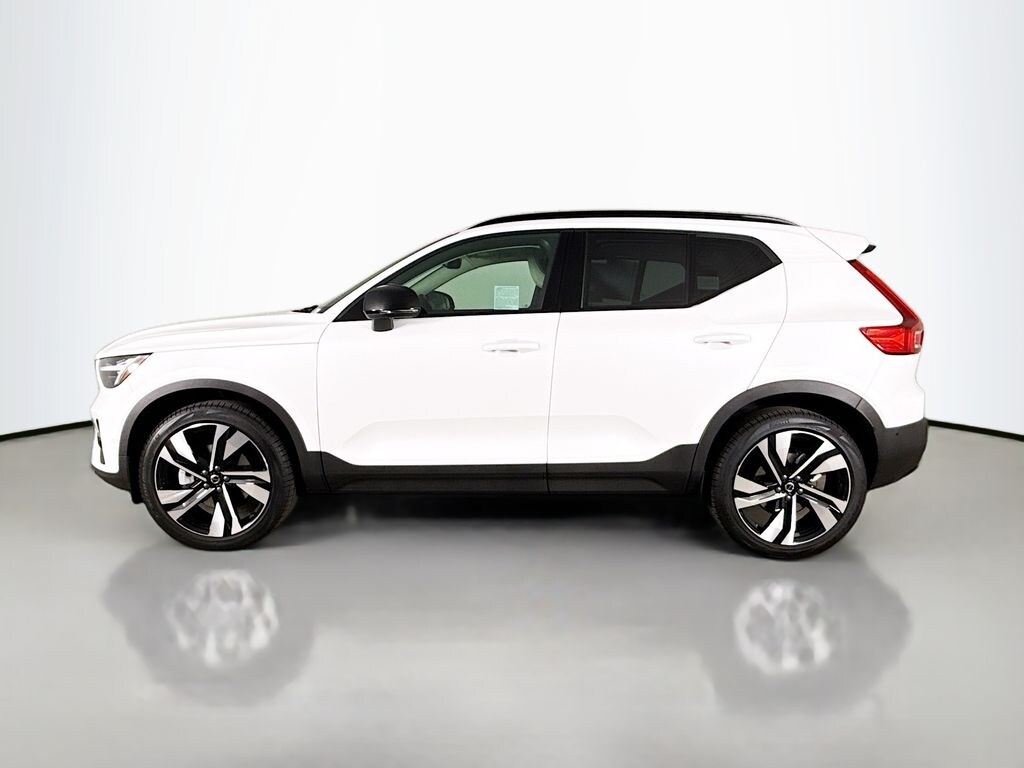 Certified 2026 Volvo XC40 B5 Ultra SUV