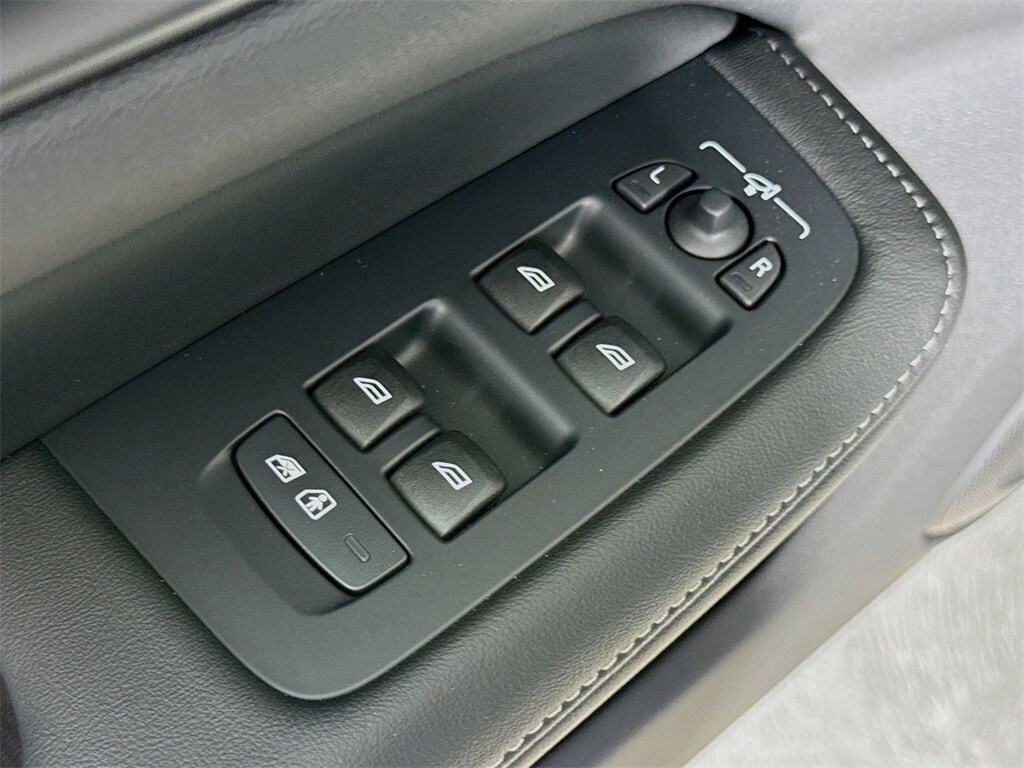 2026 Volvo V60 Cross Country Ultra - Photo 18