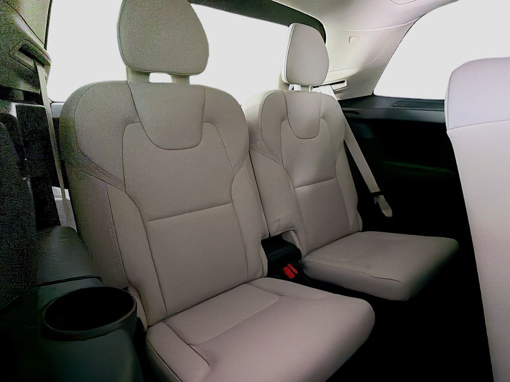 2026 Volvo XC90 Ultra - Photo 29