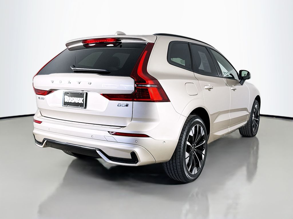 2026 Volvo XC60 Plus - Photo 7