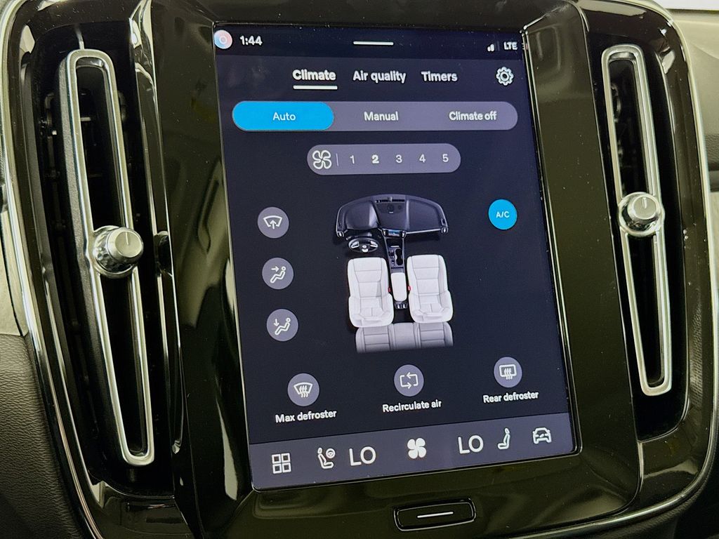 2026 Volvo XC40 Ultra - Photo 15