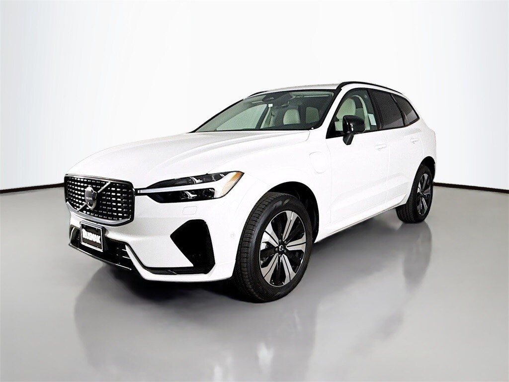 2025 Volvo XC60 Hybrid T8 Plus photo 3