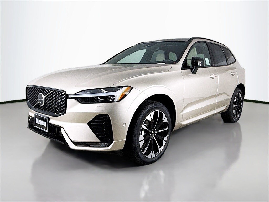 2026 Volvo XC60 B5 Plus photo 3