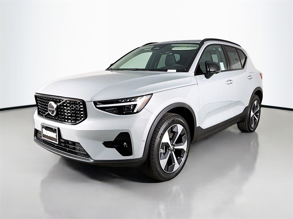 New 2026 Volvo XC40 B5 Plus SUV
